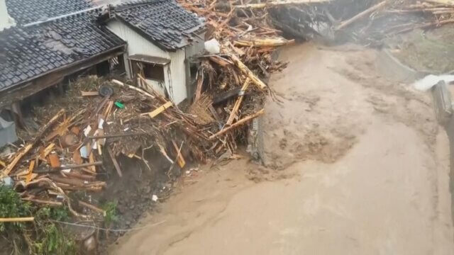Seis mortos em inundações e aluimentos de terra no Japão