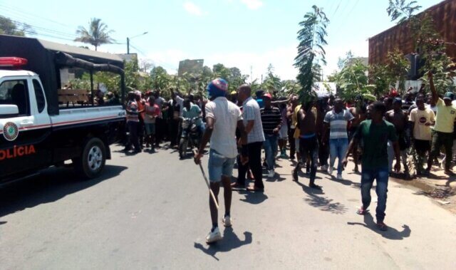 Apoiantes de Venâncio realizam marcha nas ruas de Nampula