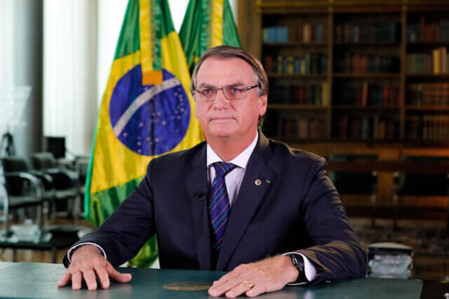 Ex-Presidente Jair Bolsonaro almeja candidatura em 2026 apesar de inelegibilidade