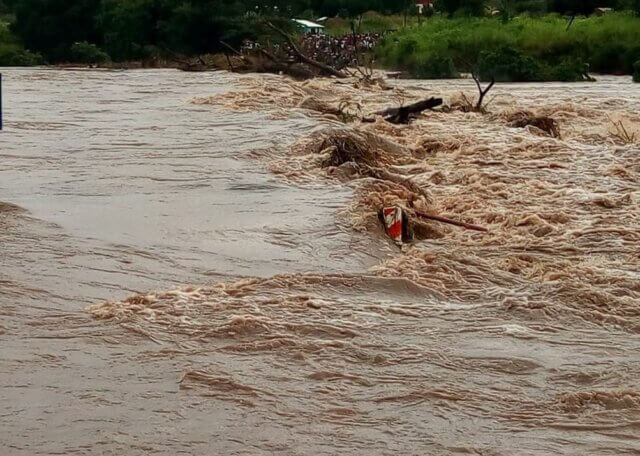 Circulação de embarcações interdita na albufeira de Cahora Bassa devido à tempestade Chido