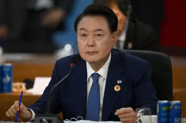 Presidente da Coreia do Sul pede desculpas após imposição de lei marcial