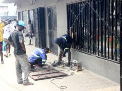 Comerciantes moçambicanos reforçam segurança face a temor de novas vandalizações