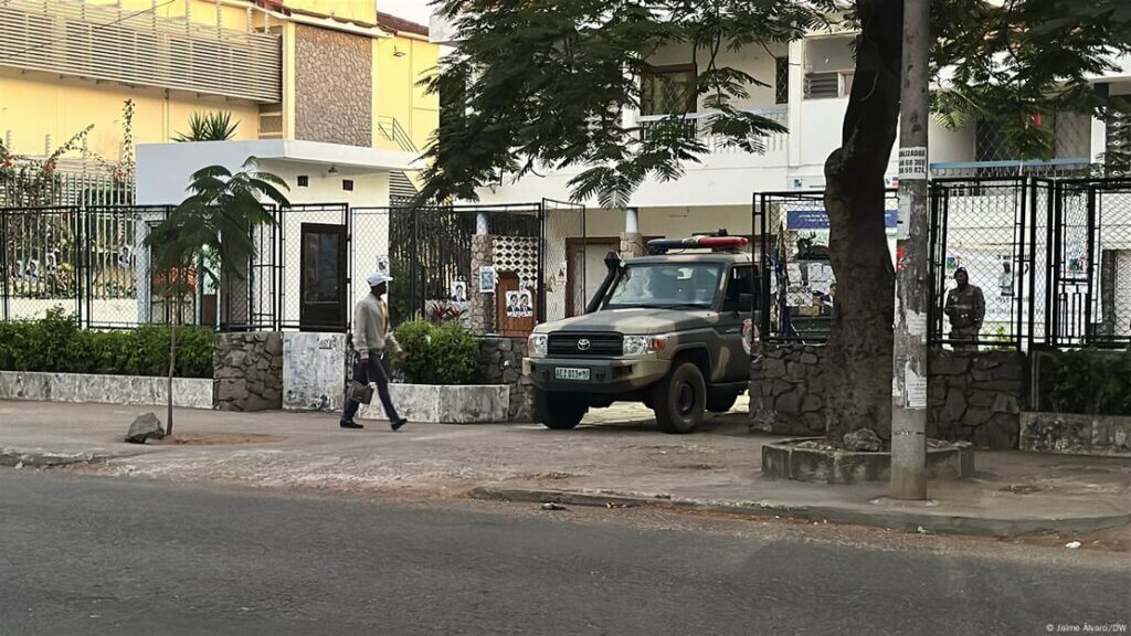 Polícia expulsa ex-guerrilheiros da sede nacional da Renamo - MMO