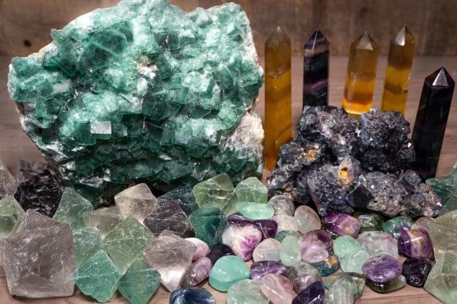 PRM confisca 200 toneladas de fluorite e desmantela rede de mineração ilegal em Manica