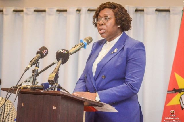 Educação sólida é chave para crescimento, afirma Primeira-Ministra Benvida Levi