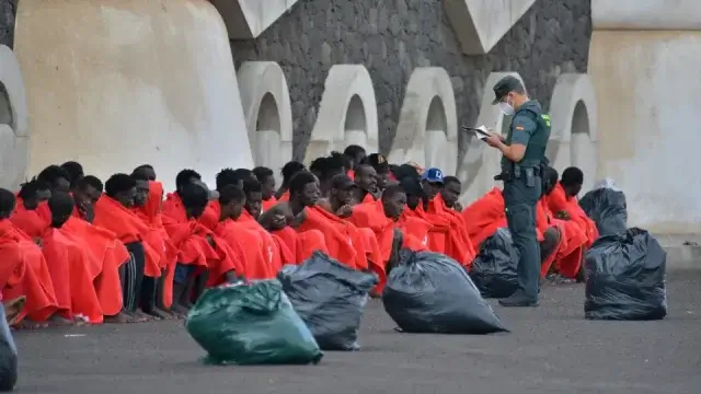 Espanha resgata 260 migrantes nas proximidades das Canárias