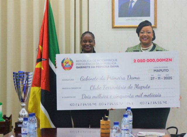 Ferroviário de Maputo recebe apoio de dois milhões da Primeira-Dama
