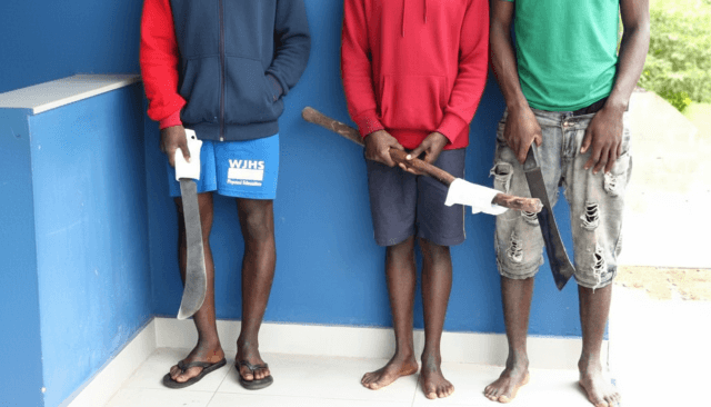 Filhos assassinam pai por alegada dívida de 1800 meticais em Bilene