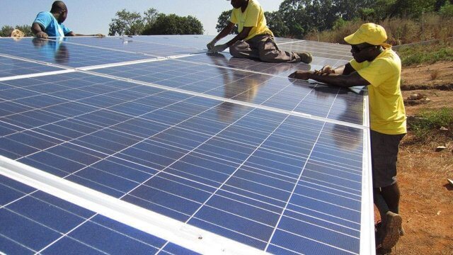 Mais de 700 mil sistemas solares instalados em Moçambique em 18 meses