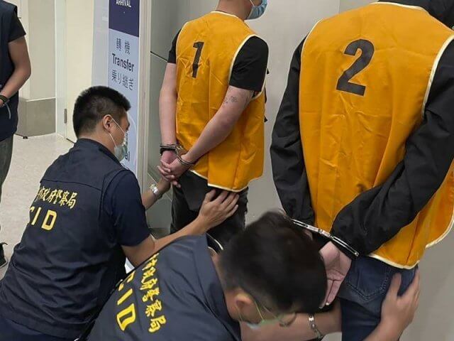 Taiwan detém 25 alegados membros de rede de fraude ligada ao Camboja