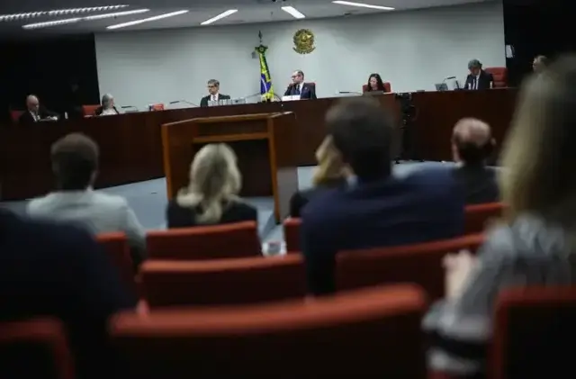 Cinco réus condenados por tentativa de golpe no Brasil