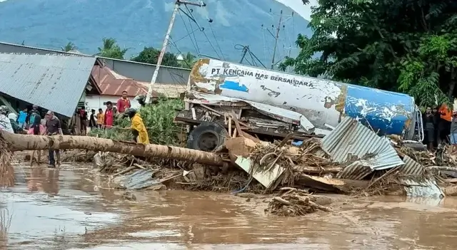 Inundações na Indonésia causam 800 mortes e deixam centenas de desaparecidos