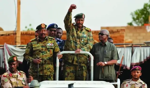 Líder do Exército do Sudão recusa qualquer solução que não inclua desarmamento de rebeldes