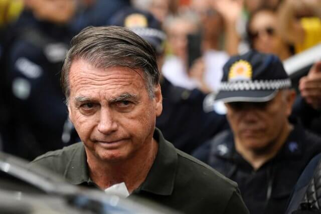 Projecto de lei reduz prisão de Bolsonaro de 27 anos para cerca de 2 anos