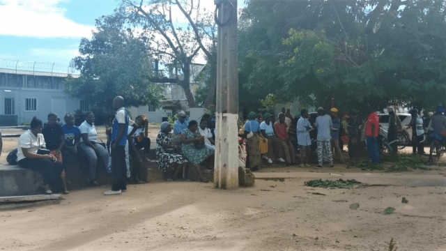 Trabalhadores de Quelimane paralisam actividades por atraso salarial de seis meses