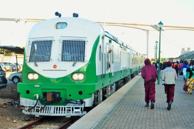 Comboio especial liga Maputo a Magude após cheias