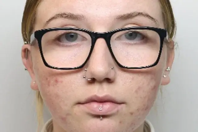 Guarda prisional condenada a mais de três anos de prisão por relação com recluso