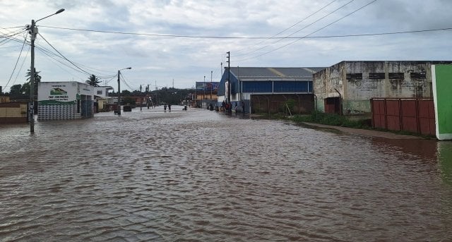 Níveis de água em Xai-Xai começam a baixar, mas retorno