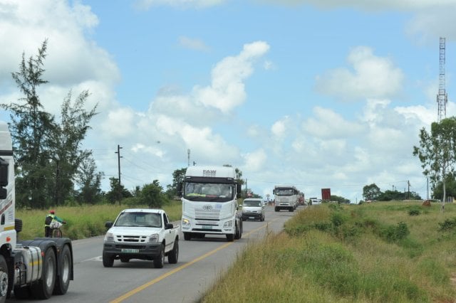 Trânsito reaberto na N1 após cheias em Maputo