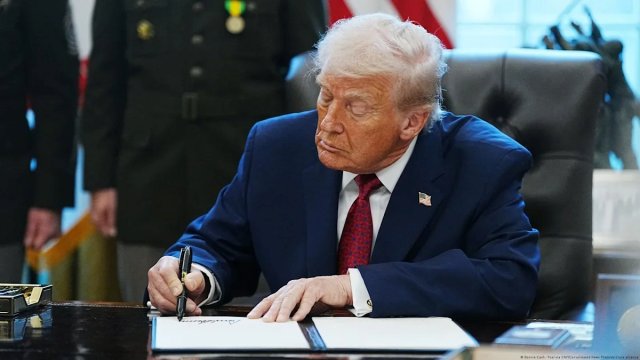 Trump decreta emergência nacional para proteger receitas de petróleo da