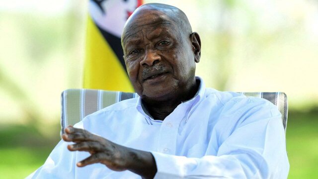 Yoweri Museveni é reeleito em eleições contestadas no Uganda