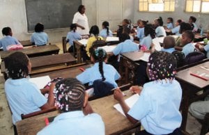 Governo introduz Física e Química no currículo da 7.ª Classe em Moçambique
