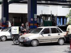 Filas em postos de combustível no Irão após anúncio de sanções económicas