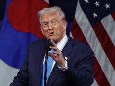 Trump propõe taxa de 100 mil dólares para vistos H-1B, enfrenta desafios legais